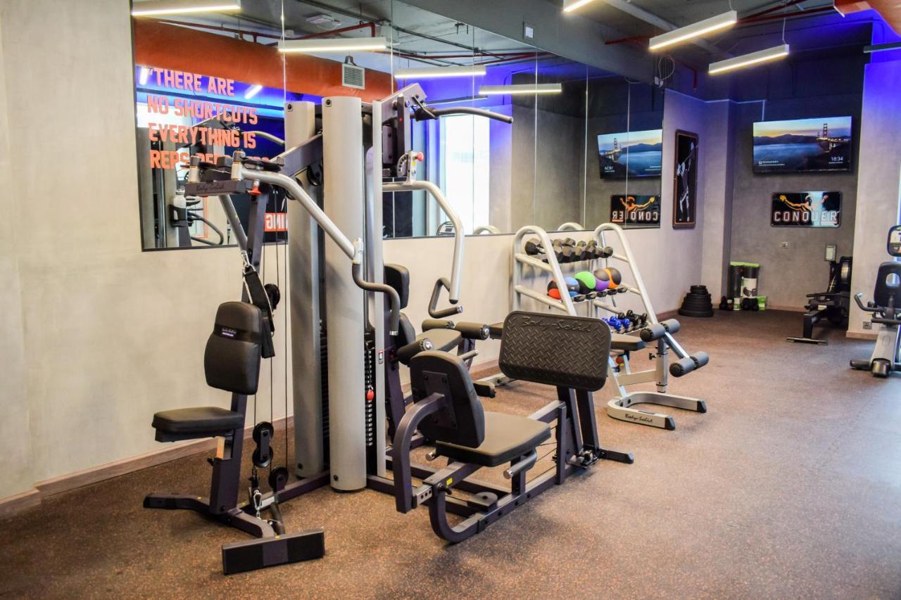 Saraya Corniche Hotel Doha Exterior foto The gym at the hotel