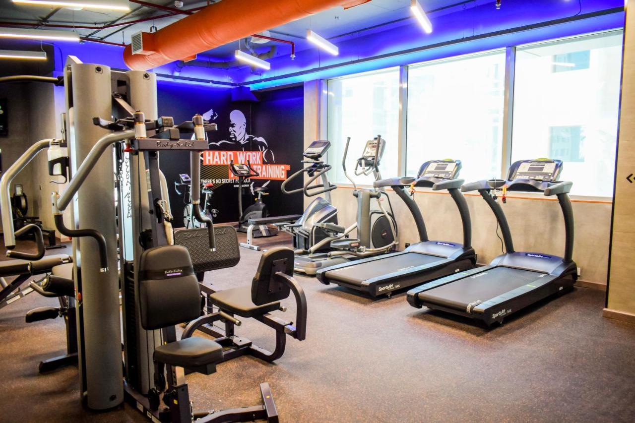 Saraya Corniche Hotel Doha Exterior foto The gym at the hotel
