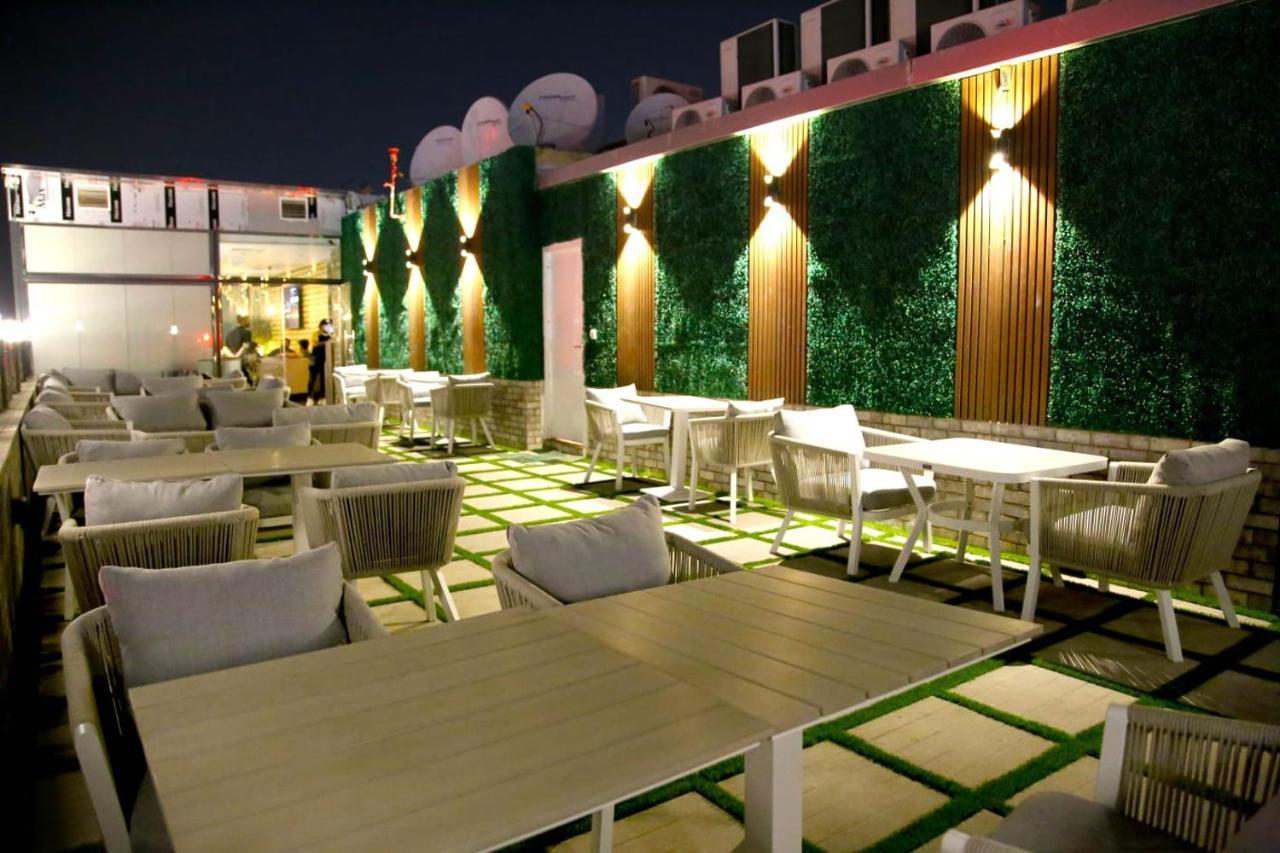 Saraya Corniche Hotel Doha Exterior foto Rooftop bar in Bangkok