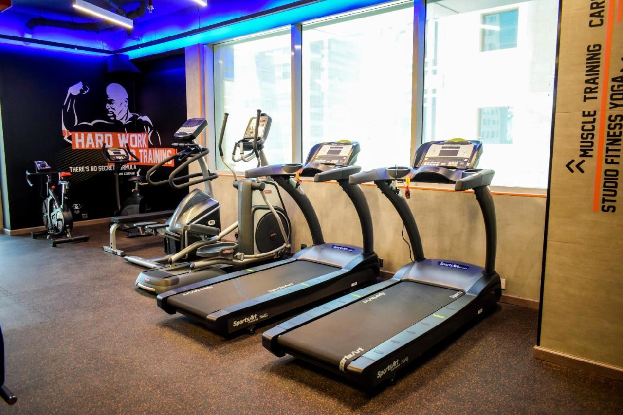 Saraya Corniche Hotel Doha Exterior foto A treadmill