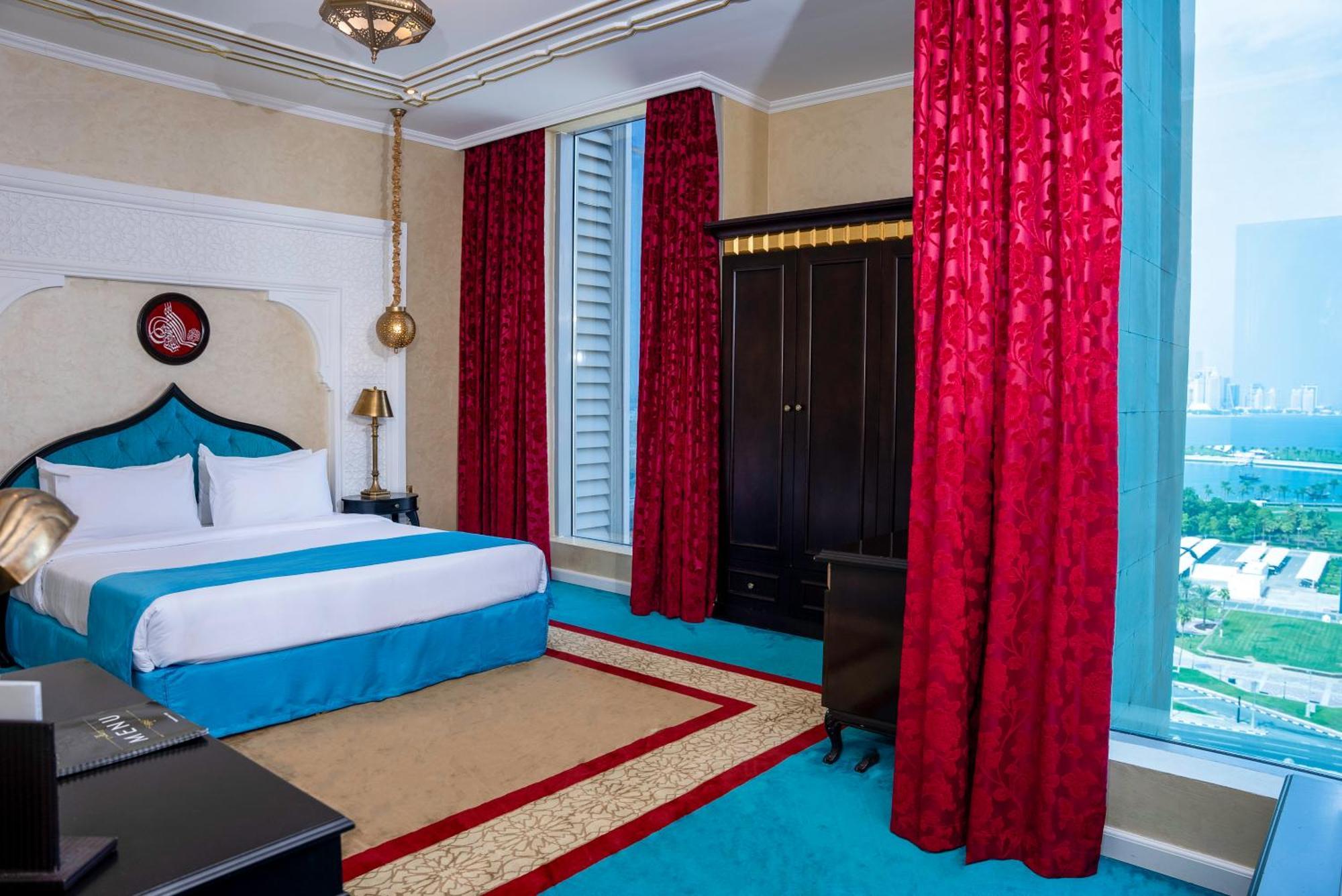 Saraya Corniche Hotel Doha Exterior foto A bedroom at the hotel