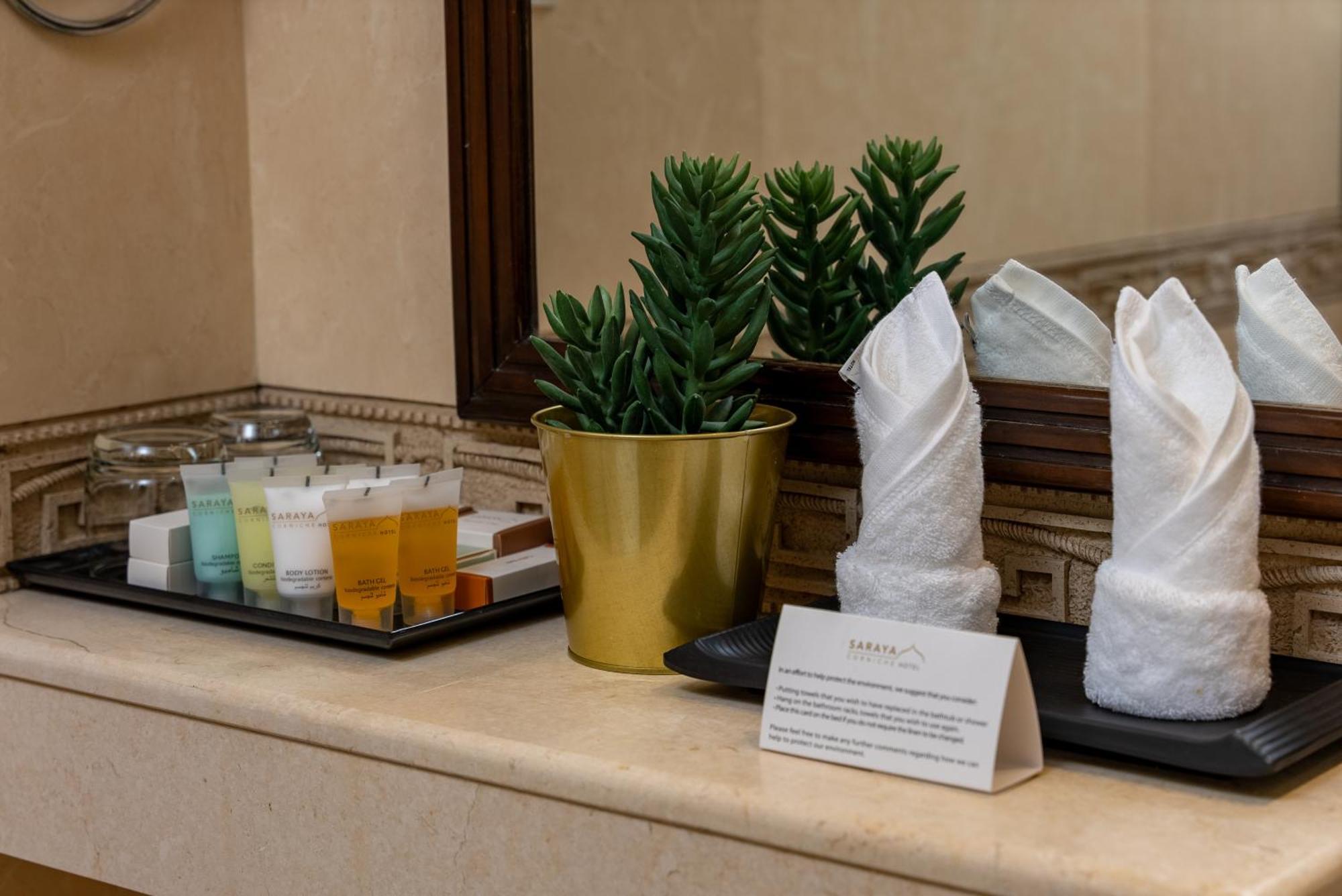 Saraya Corniche Hotel Doha Exterior foto